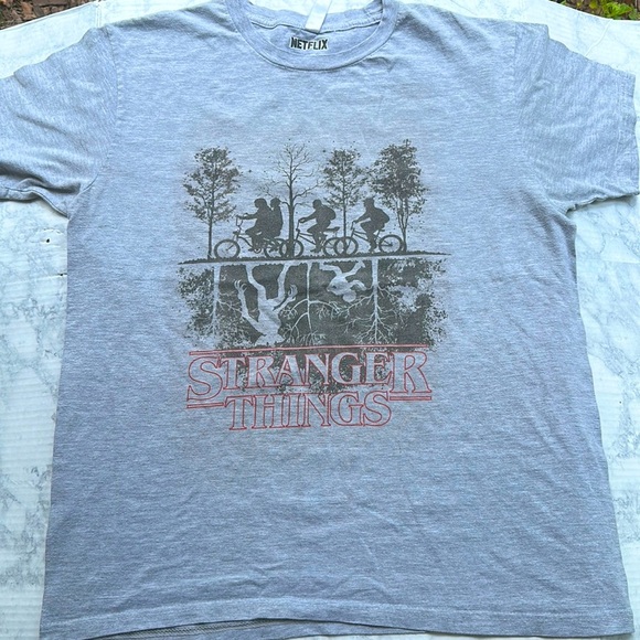 Women’s Unisex Stranger things Gray and Black Tee T-shirt size Large L - Picture 1 of 6